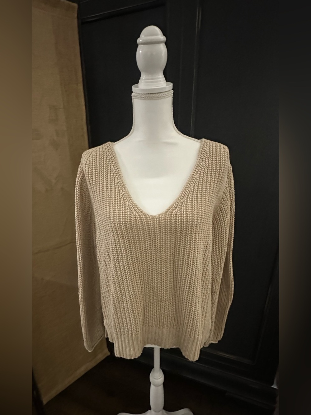 Universal Thread Neutral Beige V-Neck Chunky Knit Sweater